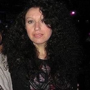 Meet your Posher, Ella